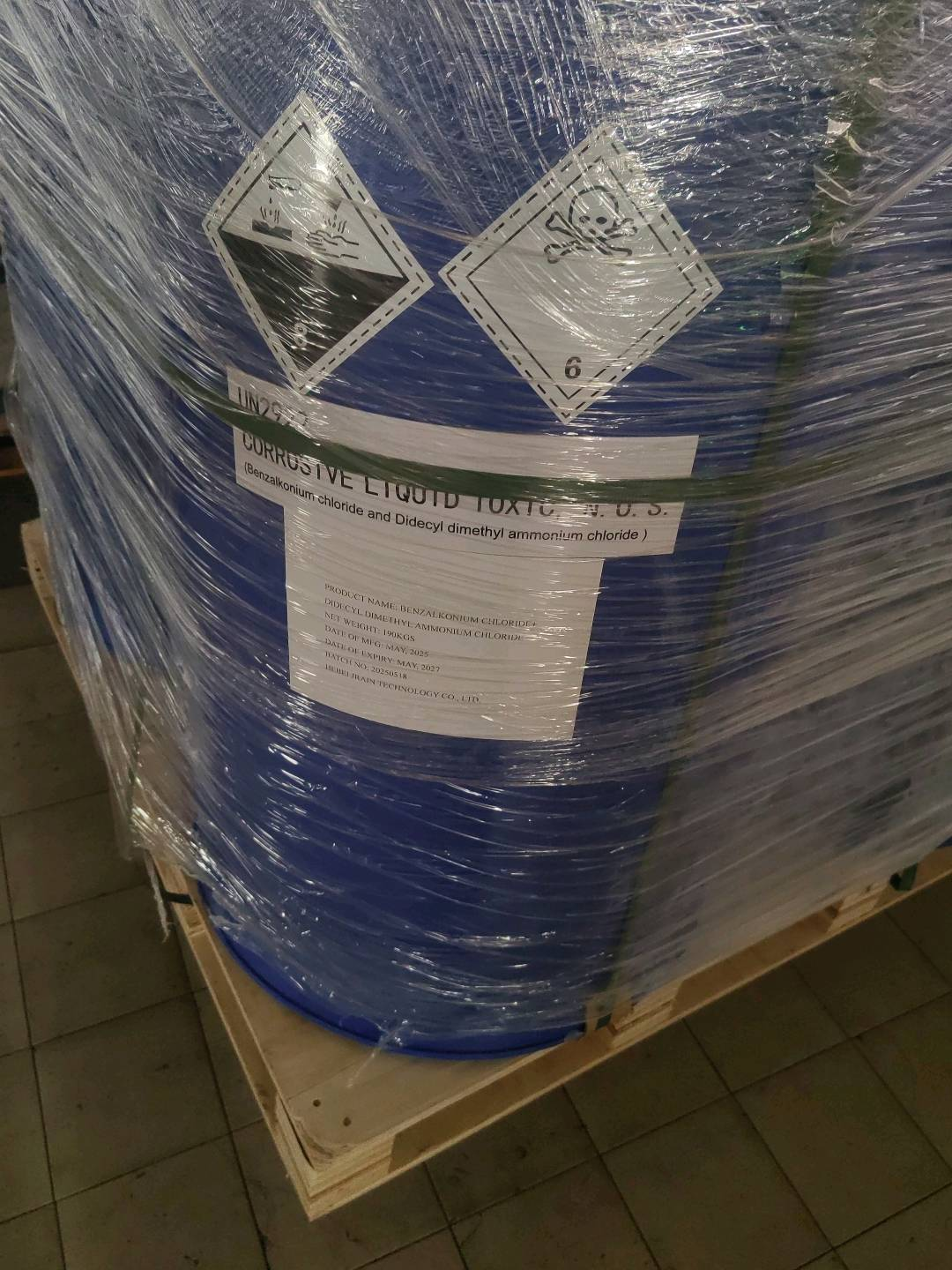 Benzalkonium-klorid + Didecil-dimetil-ammónium-klorid